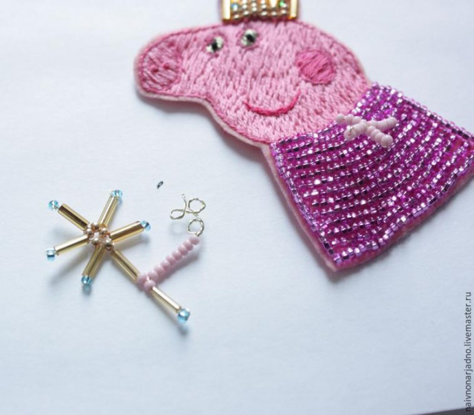 ​Вышиваем брошку "Свинка Пеппа": часть 1