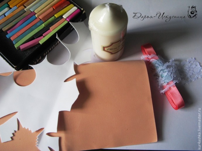 Декорируем свечу для семейного очага с цветами из фоамирана: часть 1