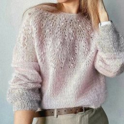 Нежный джемпер спицами: вязаная кокетка
