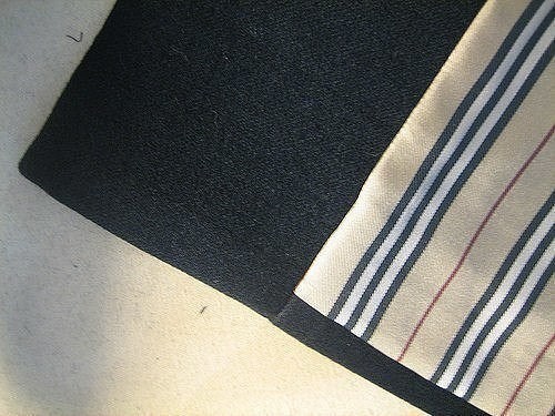 Соединение угла подборта жакета с подкладкой