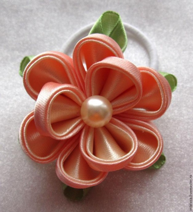 Канзаши: создаем резиночку для волос с нуля, часть 4