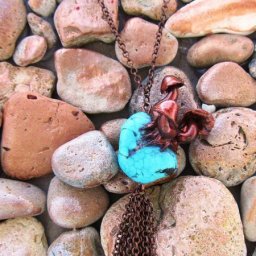 Кулон из полимерной глины и бирюзы