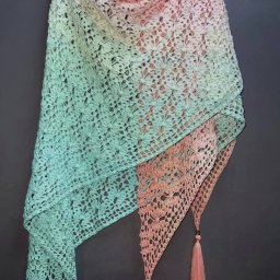 Шаль с градиентным переходом цвета