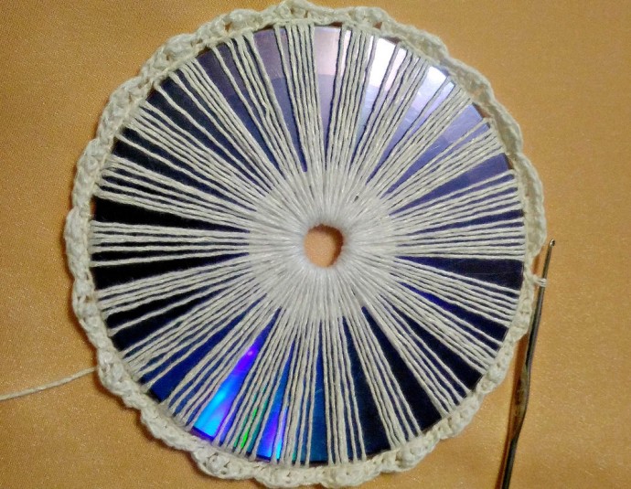 Создаем панно из CD дисков: часть 2