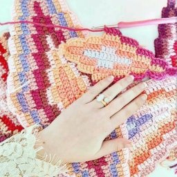 Вяжем крючком разноцветные ромбы