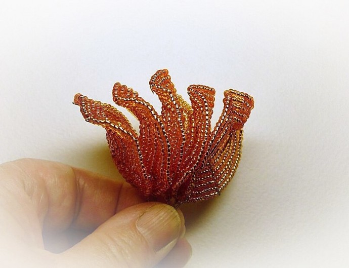 Роза из бисера: мастер-класс​