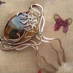 ​Изготавливаем украшение для волос: медный гребень с симбирцитом, часть 1