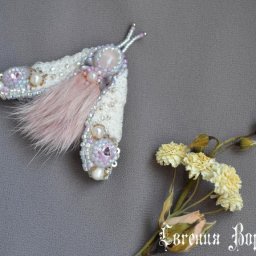 Пушистый мотылек из меха, кружева и пайеток: часть 1