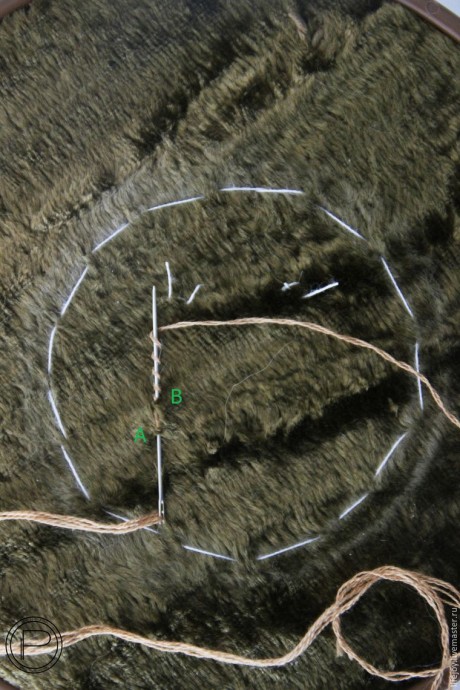 ​Вышиваем брошь нитками, бисером и пайетками: часть 1