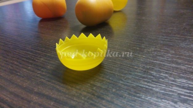 Как сделать нарциссы из пластиковых бутылок