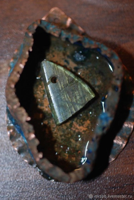​Делаем кулон из меди с заливкой ювелирной смолой: часть 2