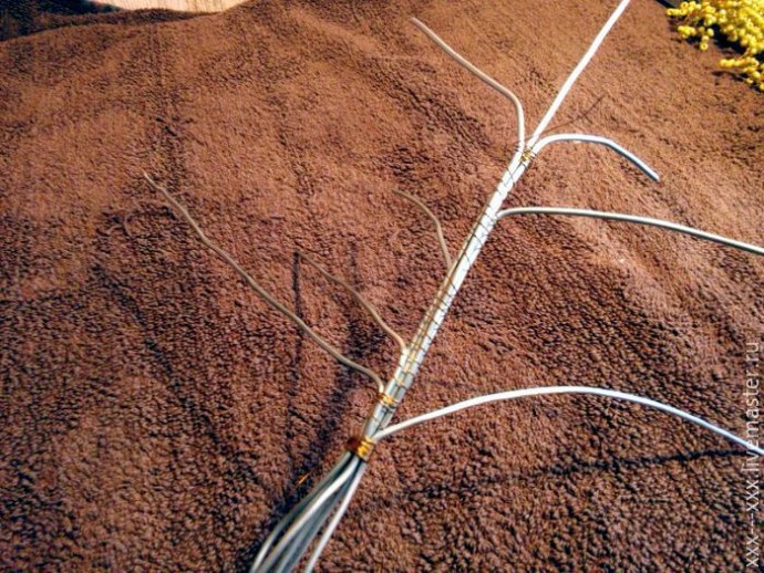 ​Изготавливаем берёзку из бисера