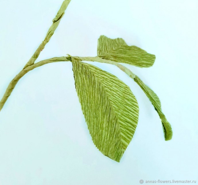 ​Мастерим красивую розу из гофрированной бумаги: часть 5