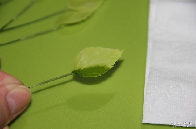 Веточка цветущей вишни из холодного фарфора: часть 3