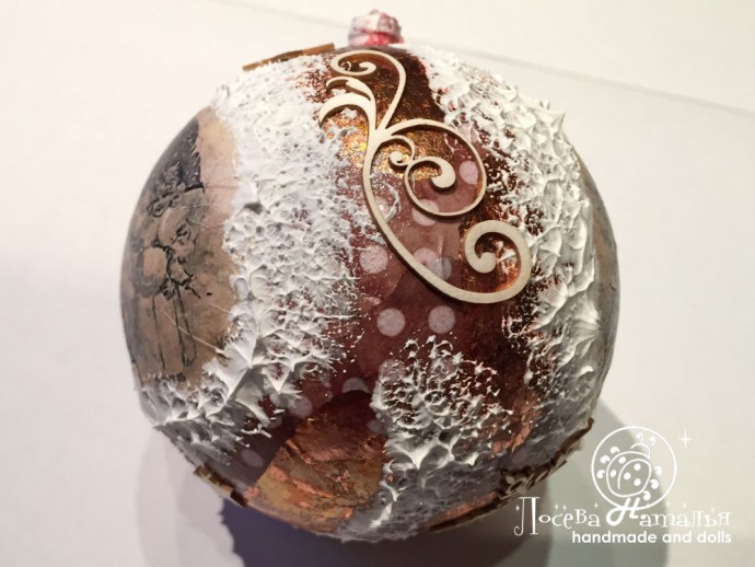 Декорирование винтажного ёлочного шара "Зимняя сказка" в смешанной технике: часть 3
