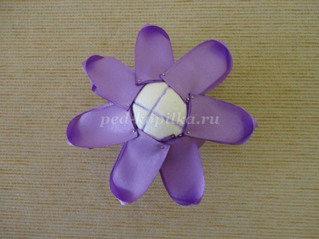 Фантазийный цветок из атласных лент: часть 2 Фантазийный цветок из атласных лент: часть 2