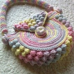​Милая круглая сумочка крючком