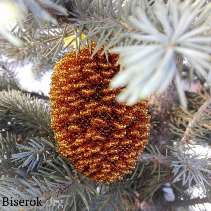 Шишка из бисера