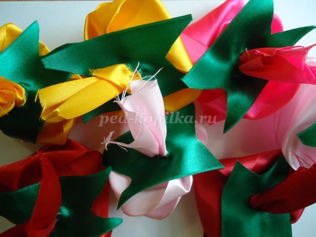 Букет роз из атласных лент: часть 2 Букет роз из атласных лент: часть 2