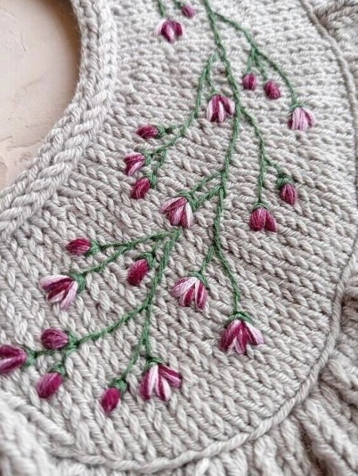 Прекрасная вышивка на трикотаже