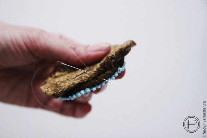 Вышиваем брошь нитками, бисером и пайетками: часть 4