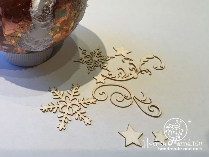 Декорирование винтажного ёлочного шара "Зимняя сказка" в смешанной технике: часть 3