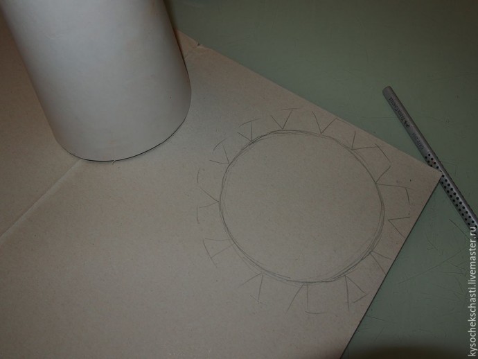 Мастерим "сладкую" ёлочку из конфет и мишуры: часть 1