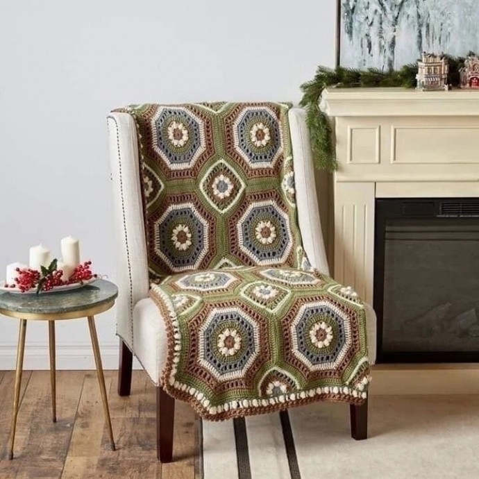 ​Вязаное покрывало из мотивов