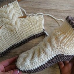 ​Вяжем уютные следочки вместе