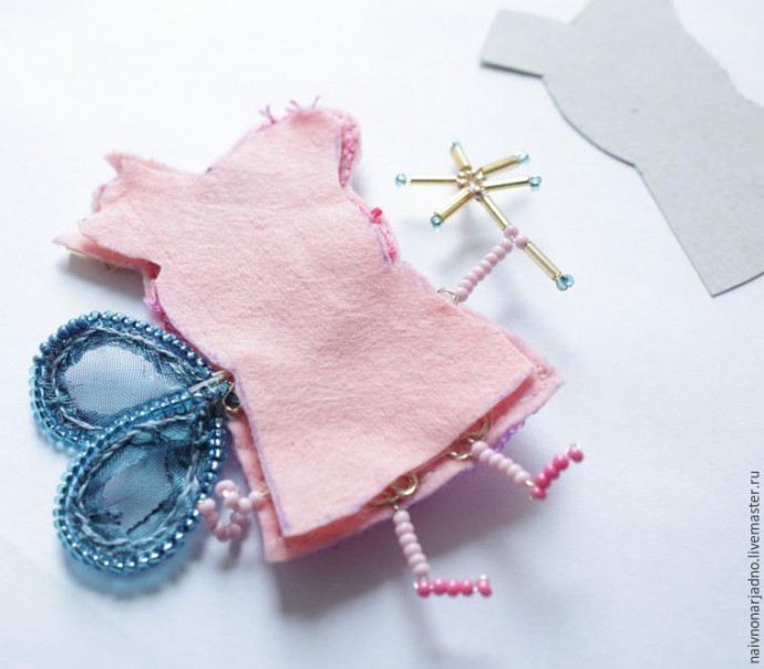 Вышиваем брошку "Свинка Пеппа": часть 4