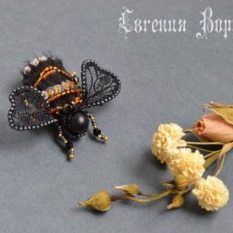 Миниатюрный шмель