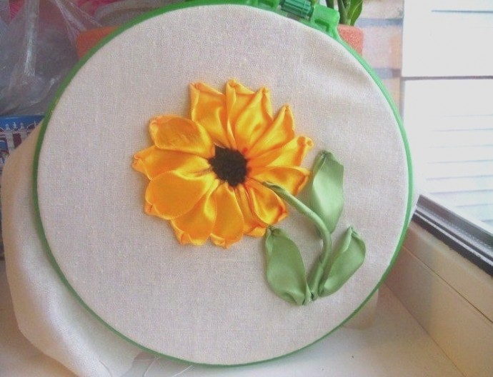 Вышиваем подсолнухи лентами: мастер-класс