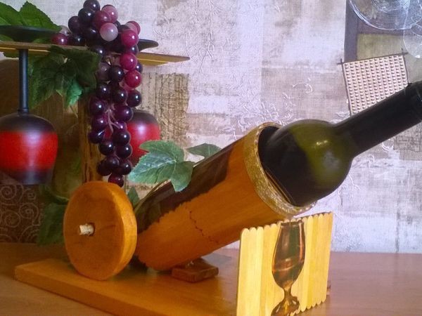 Как смастерить подставку под бутылку вина: часть 1