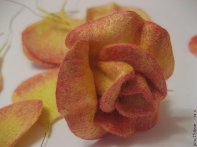 Роза в технике сухого валяния: мастер-класс, часть 5