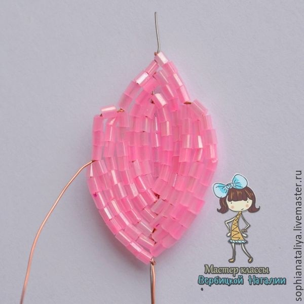 Пуансеттия "Рождественская звезда" из бисера и рубки