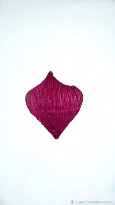 ​Мастерим красивую розу из гофрированной бумаги: часть 3