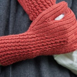 Перчатки спицами