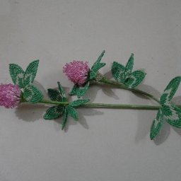 Веточка клевера из бисера