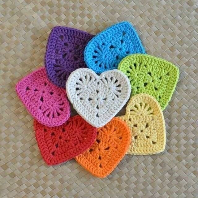 Сердечки крючком
