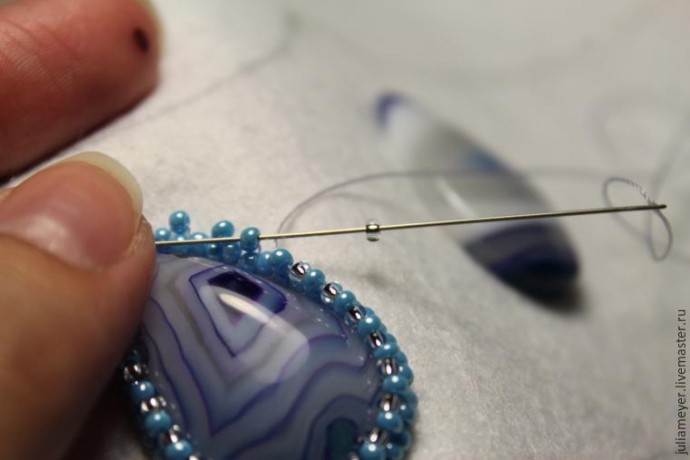 ​Вышиваем шикарное колье "Зазеркалье": часть 2