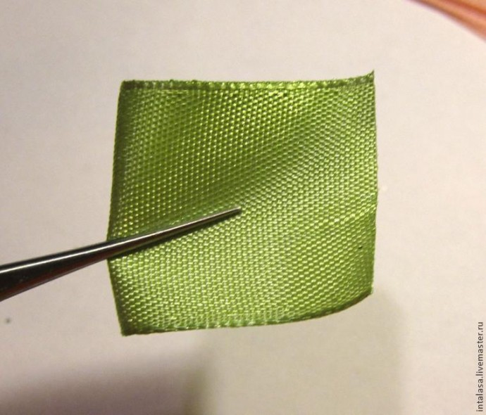 Канзаши: создаем резиночку для волос с нуля, часть 2 Канзаши: создаем резиночку для волос с нуля, часть 2