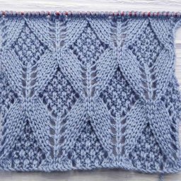 ​Узор с фактурными с ромбами