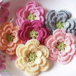 ​Вязаные розочки