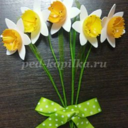 Как сделать нарциссы из пластиковых бутылок