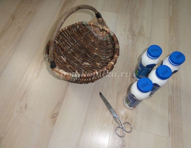 Корзина с цветами из бросового материала: часть 1