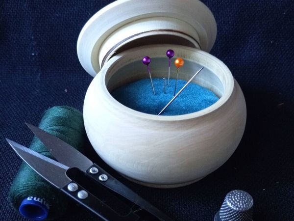 Интересная игольница