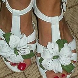 Делаем белые лилии для туфелек: часть 2