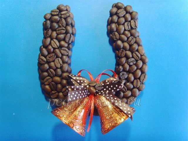 Подкова из кофейных зерен своими руками: часть 3