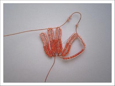 Создаем куст роз из бисера: часть 2