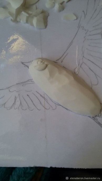 ​Мастерим голубую сороку из глины: часть 1